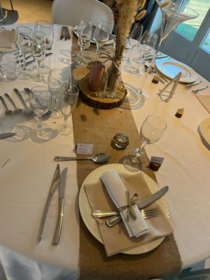 Chemin de table en toile de jute – Image 2