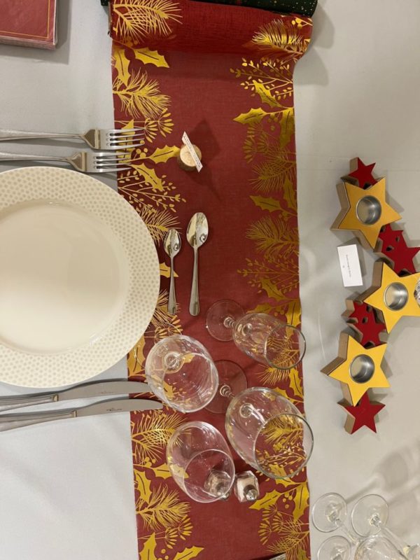 Chemin de table houx